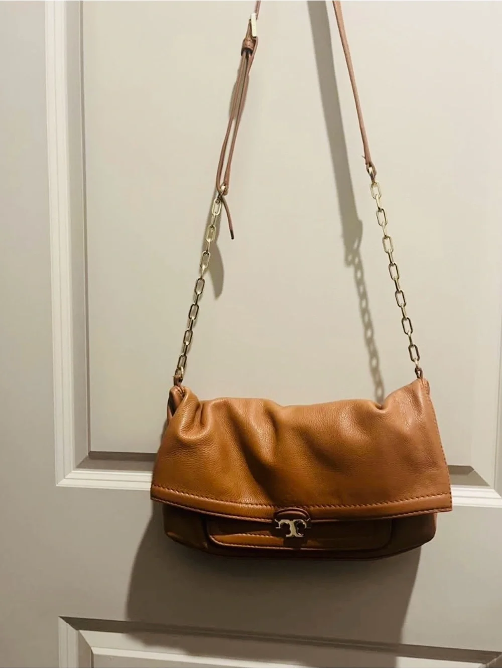 Tory Burch Caramel Leather Shoulder Bag with Gold Chain